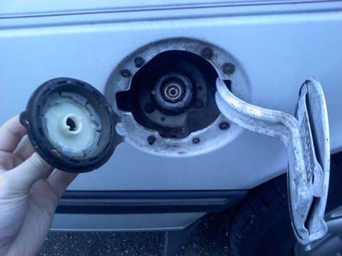 funny-dammit-moments-gas-cap