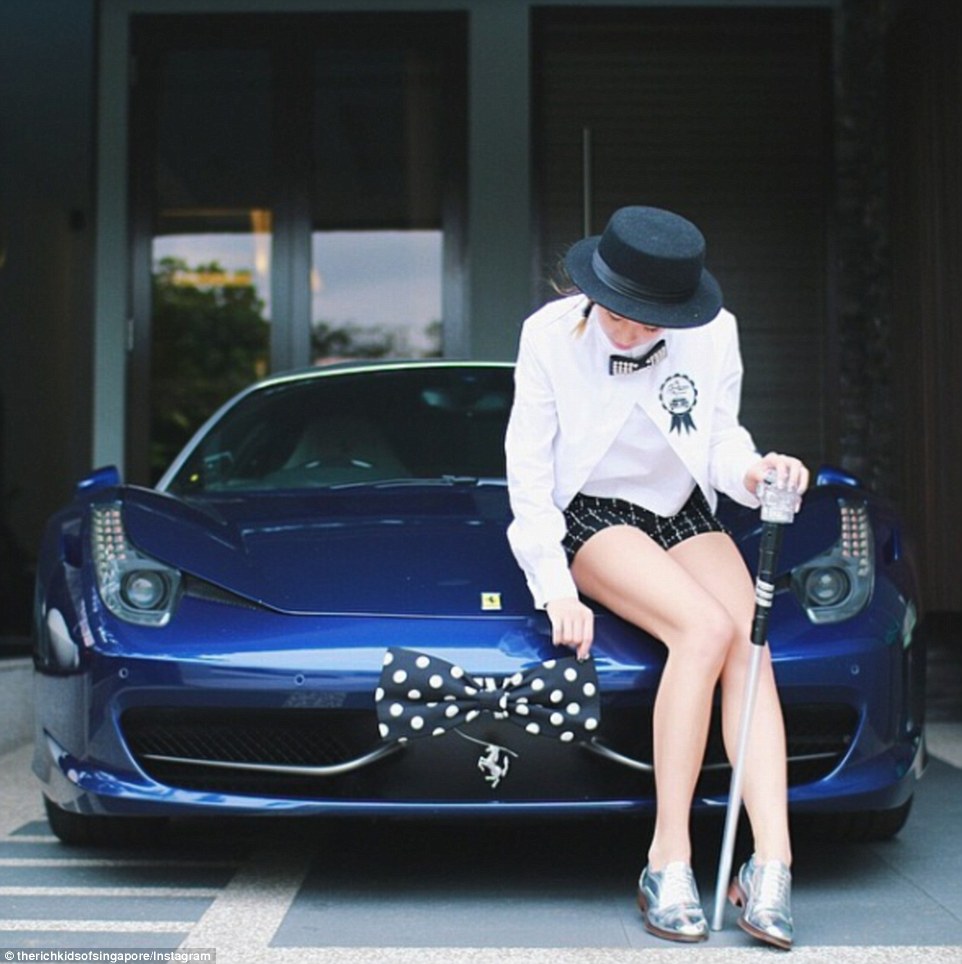 389cc60500000578-0-taking_a_bow_this_wealthy_woman_has_dressed_her_ferrari_up_in_a_-a-51_1474385986200