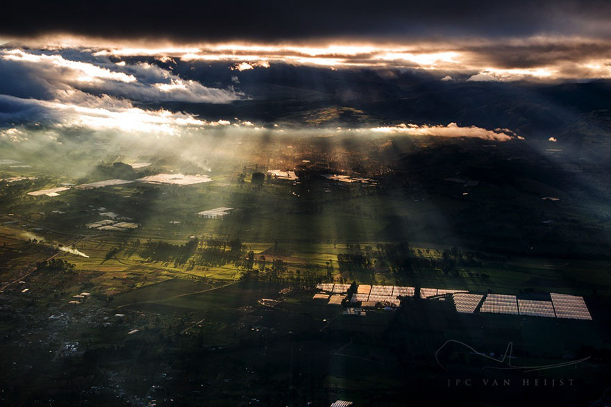 storm-sky-photography-airline-pilot-christiaan-van-heijst-3-57eb67f11b9af__880