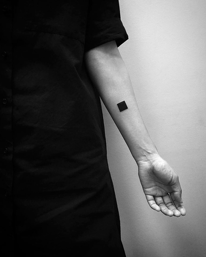 suprematism-inspired-digital-minimalist-tattoos-stanislaw-wilczynski-42-57d7b8992dec8__700