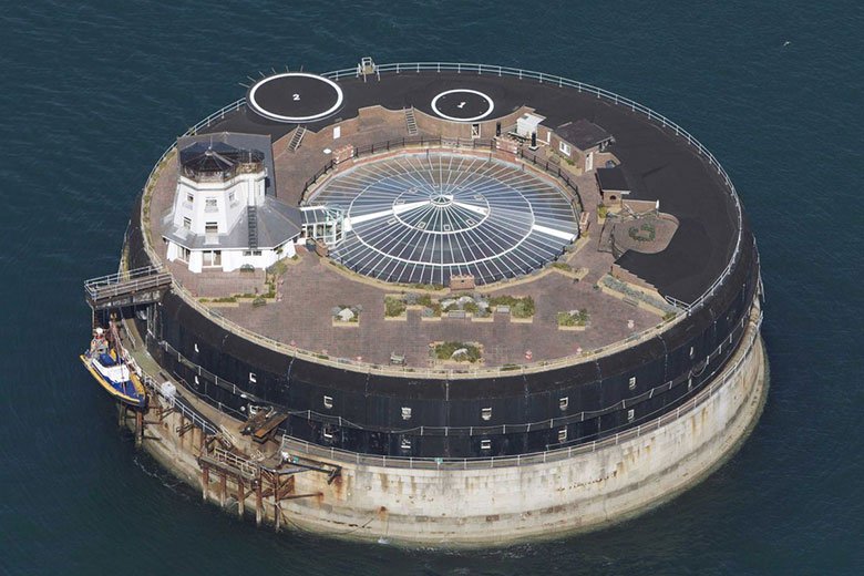 this-19th-century-sea-fort-has-been-converted-into-a-modern-luxury-hotel-3