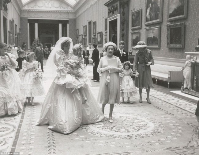 il giorno del matrimonio tra Diana e Carlo (1981) 