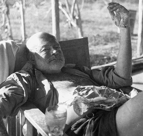 Ernest_Hemingway_Kenya_safari_1954_465_443_int